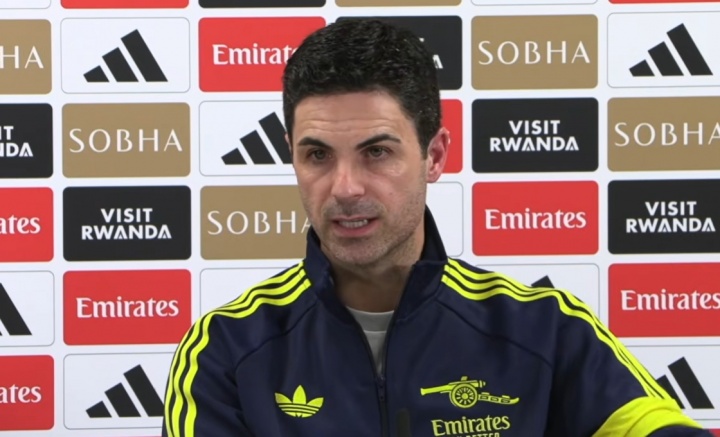 皇冠体育APP-为何没选舍什科？塔帅：约克雷斯当时是最佳选择，我们必须做决定